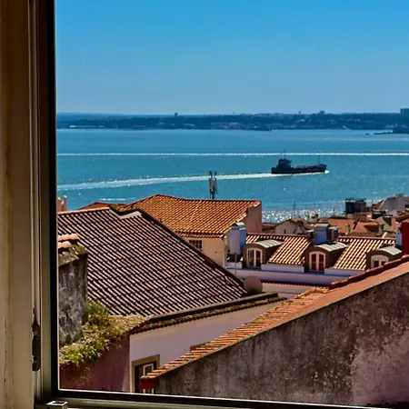 Lisboalfama 3. Amazing River View! Apartamento *