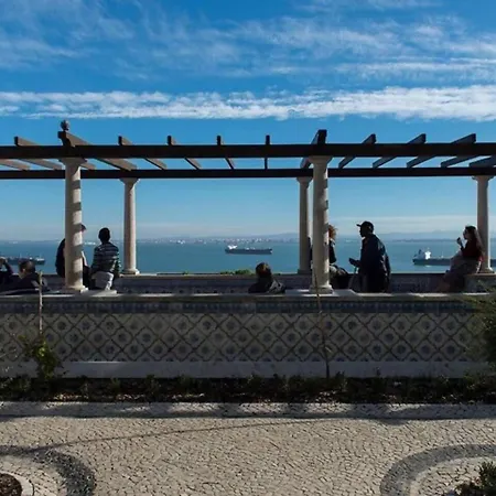 Lisboalfama 3. Amazing River View! Apartamento *